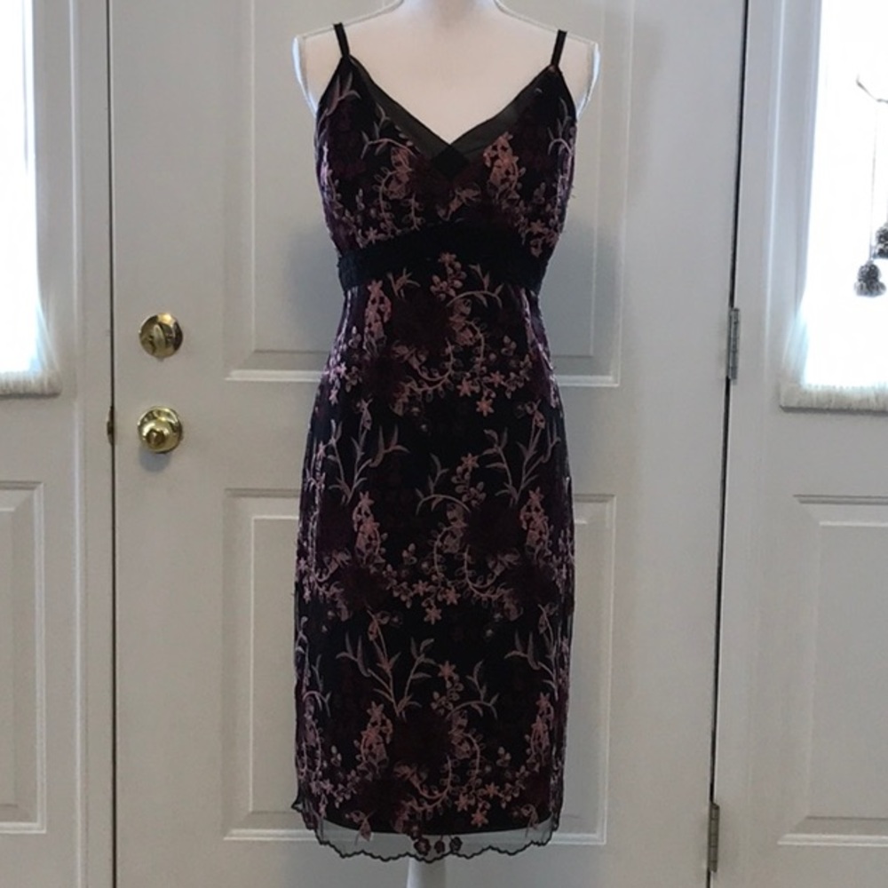 WHBM Gorgeous embroidered floral sheath dress.